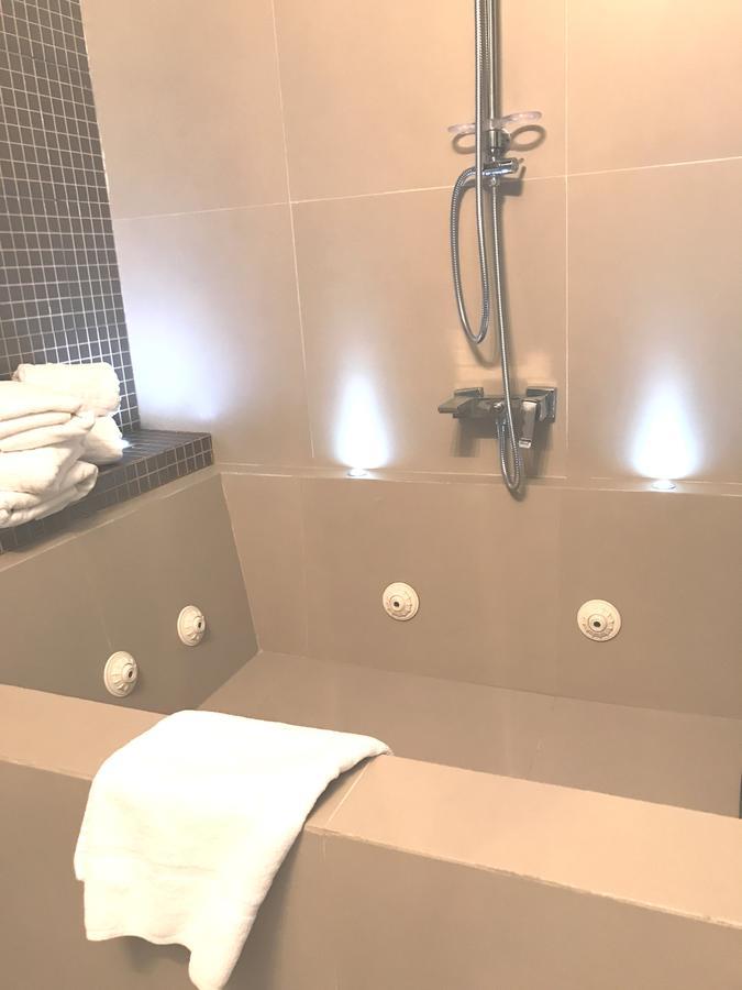 Madrid Central Gran Via Suites Bagian luar foto